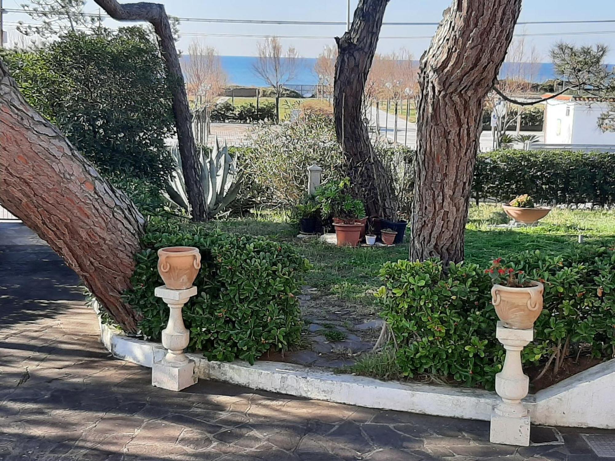 Appartamento In Villa Valentini, Fronte Mare, Giardino E Parcheggio Privato, Wifi, Dotato Di Tutti I Confort, Nel Golfo Di Gaeta Минтурно Экстерьер фото