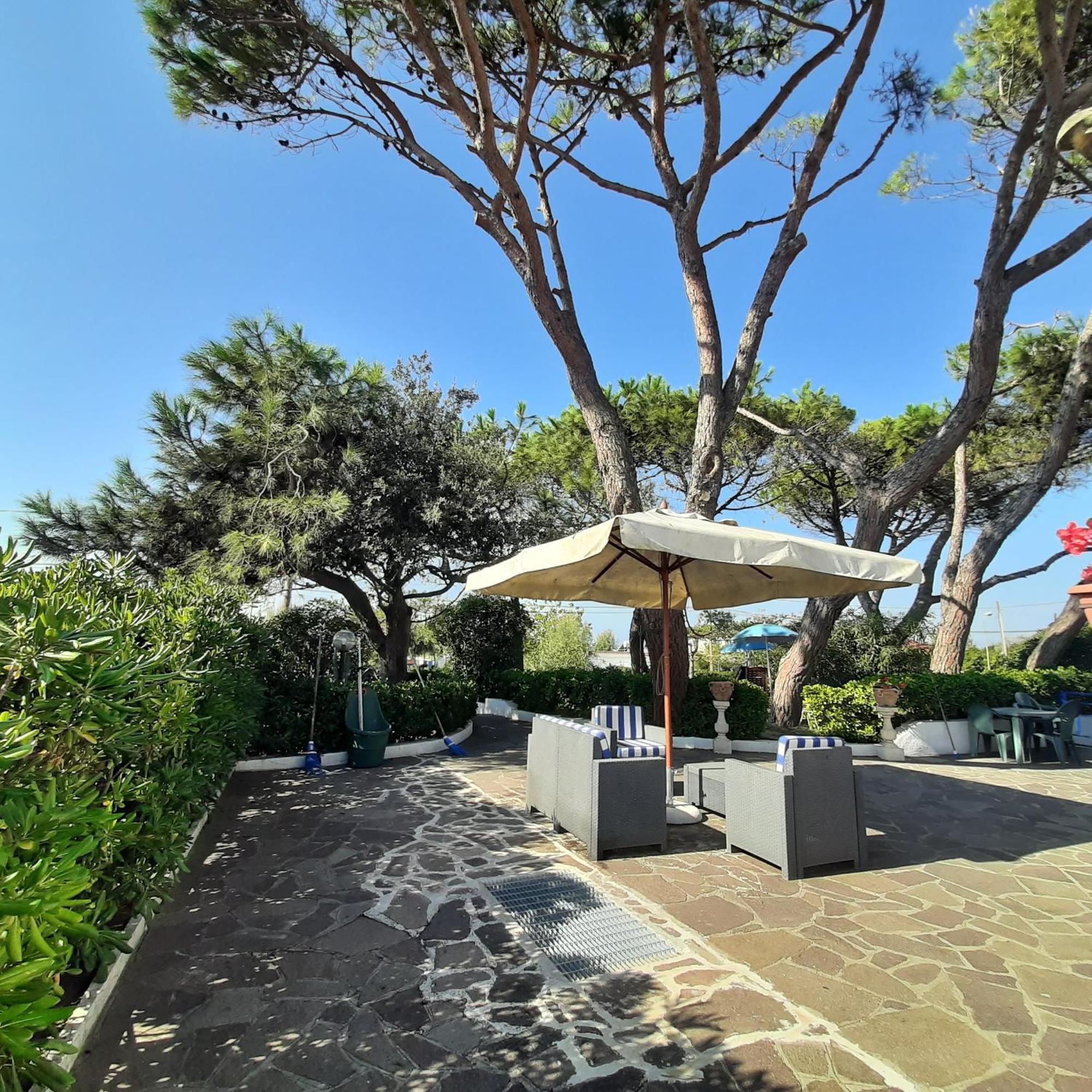 Appartamento In Villa Valentini, Fronte Mare, Giardino E Parcheggio Privato, Wifi, Dotato Di Tutti I Confort, Nel Golfo Di Gaeta Минтурно Экстерьер фото