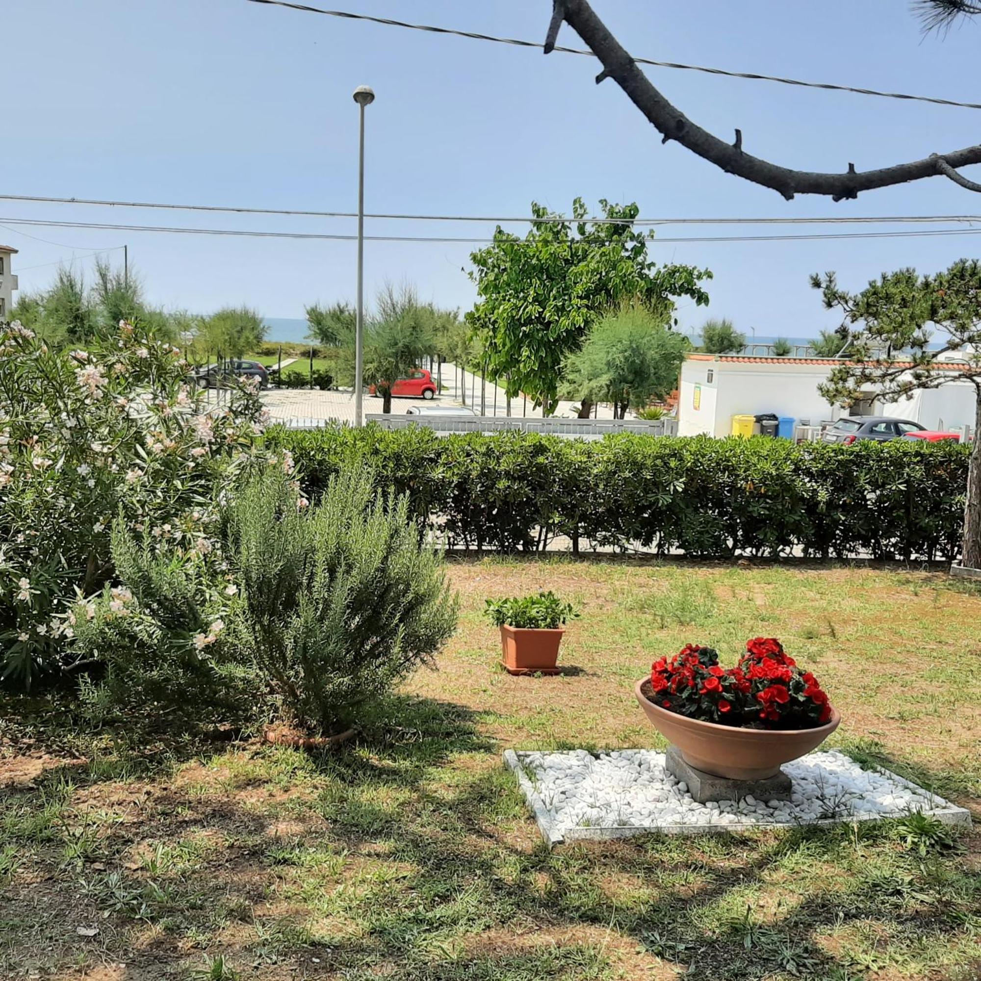 Appartamento In Villa Valentini, Fronte Mare, Giardino E Parcheggio Privato, Wifi, Dotato Di Tutti I Confort, Nel Golfo Di Gaeta Минтурно Экстерьер фото